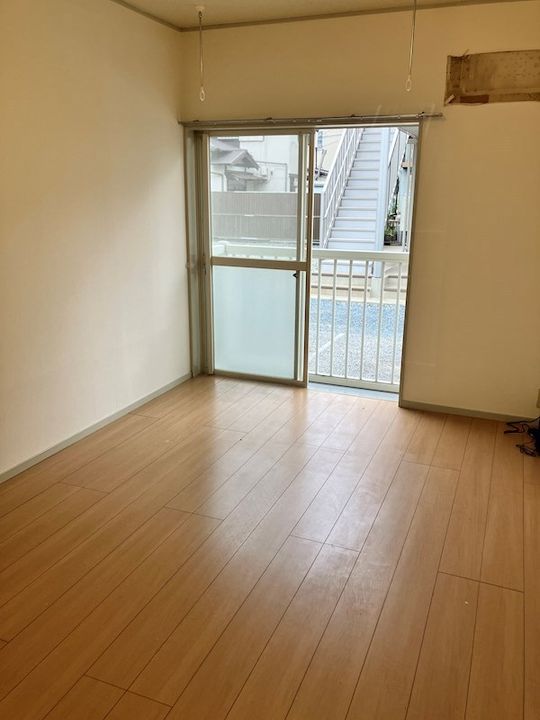 神奈川県横浜市金沢区六浦4(アパート)の賃貸物件の居間