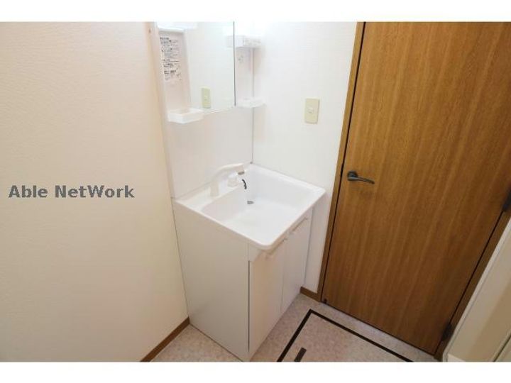 ルネッサンスIIIの内装