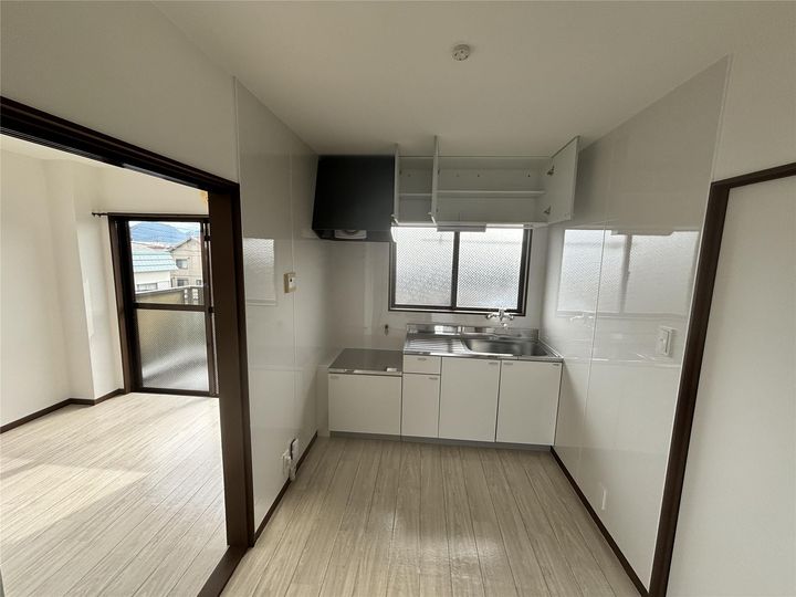 アライハイツの居間