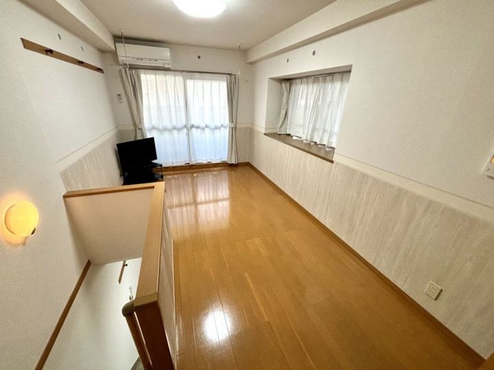 ヴィクトワール参番館の居間