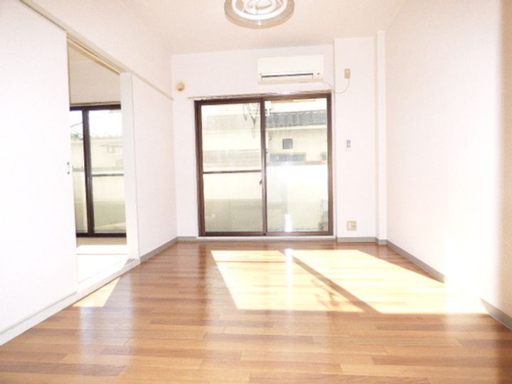 マンションアンビの居間