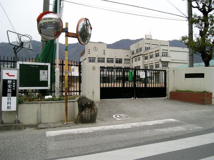 大阪府八尾市郡川4(一戸建)の賃貸物件の周辺