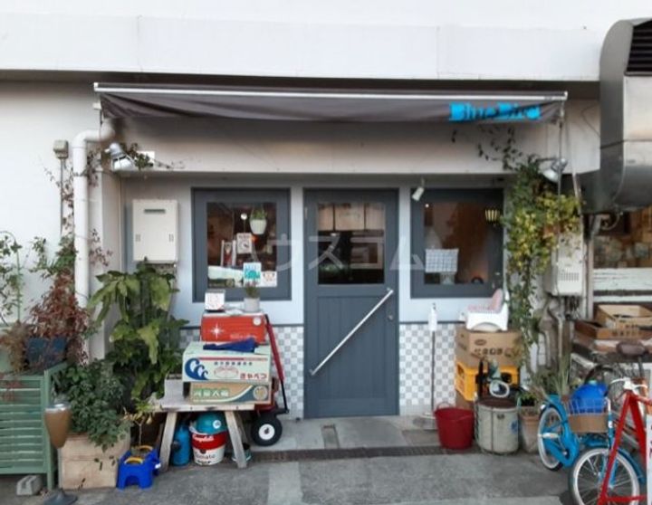 エメラルダスの周辺