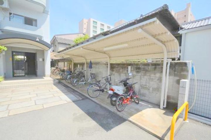 ファミール上小阪の地図