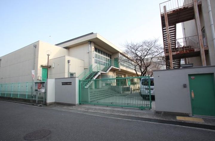 ファミール上小阪の周辺