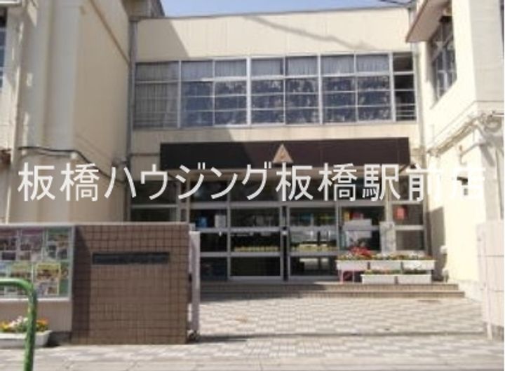 ルナーク船木の周辺