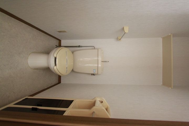 ハイカムール西の内装