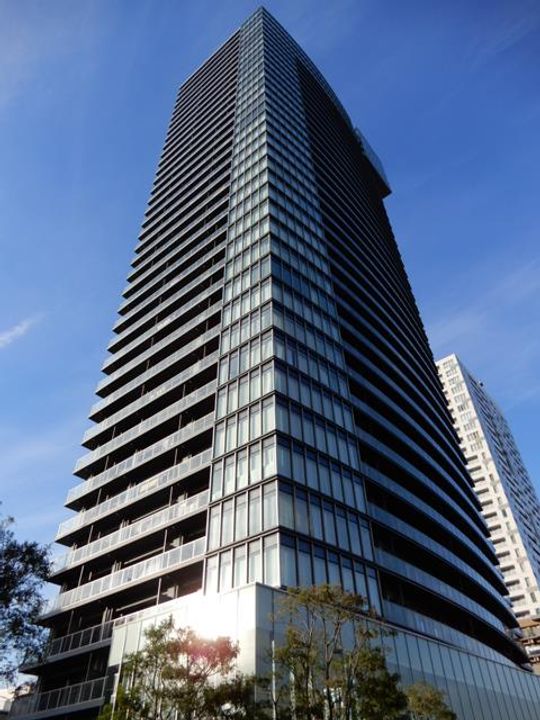 クレッセント川崎タワーの外観