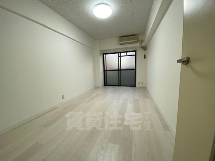 大阪府高槻市津之江町2(マンション)の賃貸物件の居間