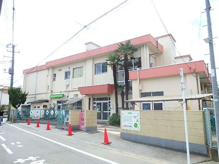 グリーンフィールドの周辺