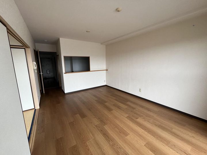 リバーサイド雪沢の居間