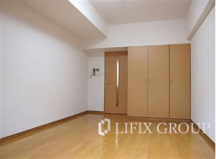 ルーブル学芸大学七番館の居間