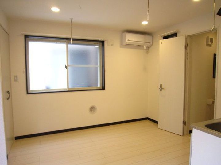 ジュエル千駄木IIIの居間