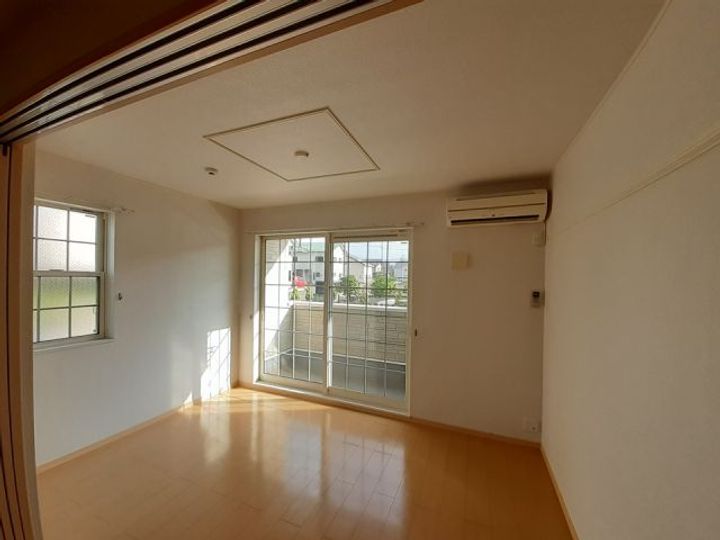 レセンテ・E 弐番館の居間