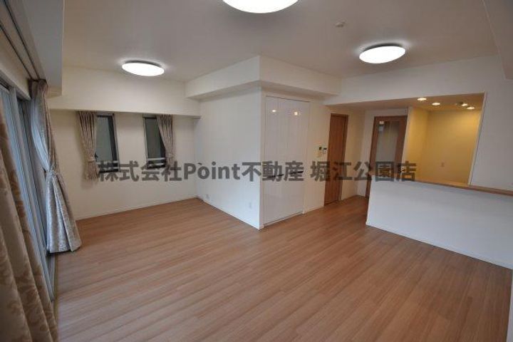 プラウド堀江公園の居間