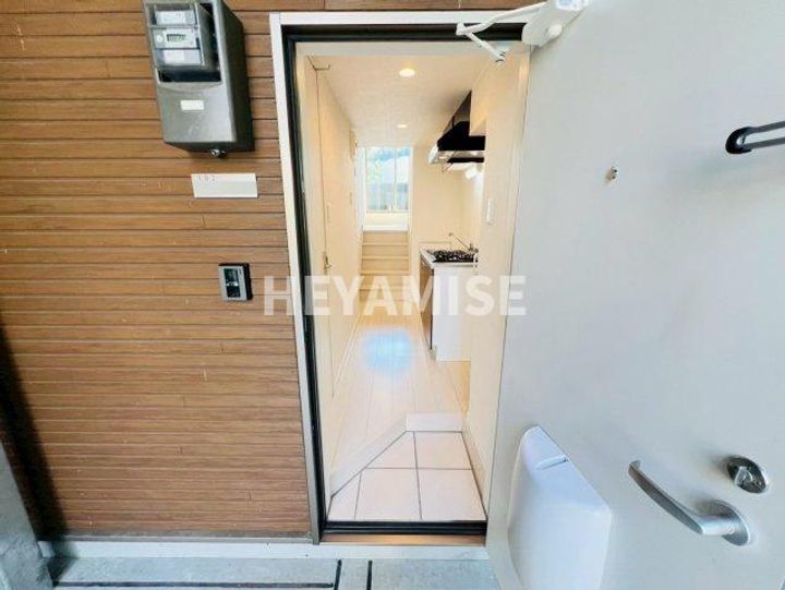 ヴィオラ田中町HillIの玄関
