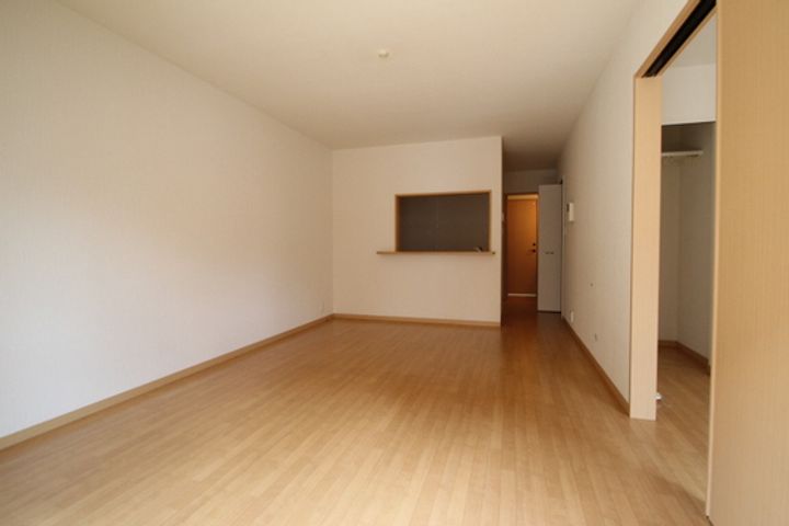 ファミーユ・ビボ Eの居間