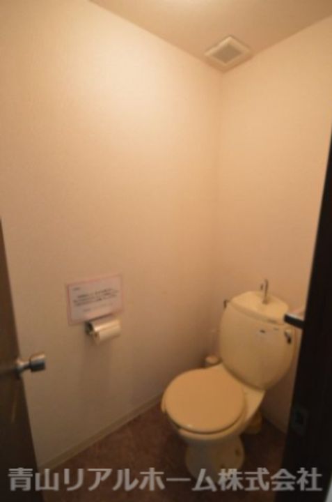 roomーing南青山ハウスの内装