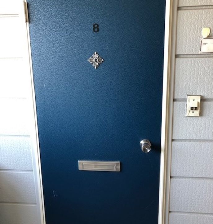 星野アパートの玄関