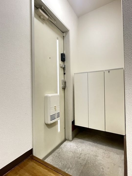 パールコーポラスの玄関