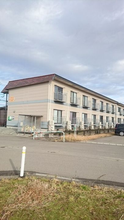 ロイヤルコート川口A棟の外観