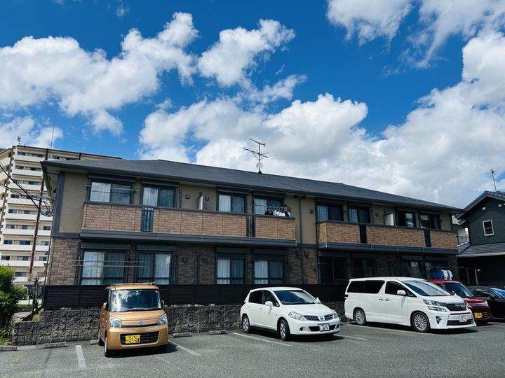 グラン パエーゼ新町の外観