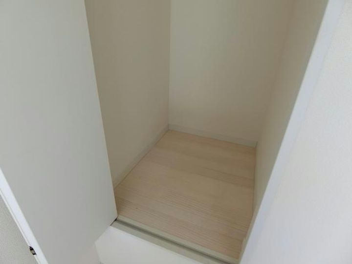サン トロ ポローニアの内装