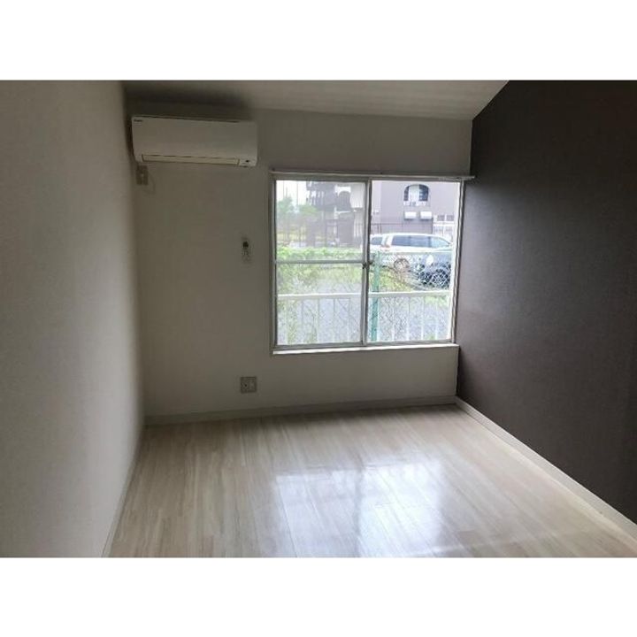 神奈川県厚木市三田(アパート)の賃貸物件の居間