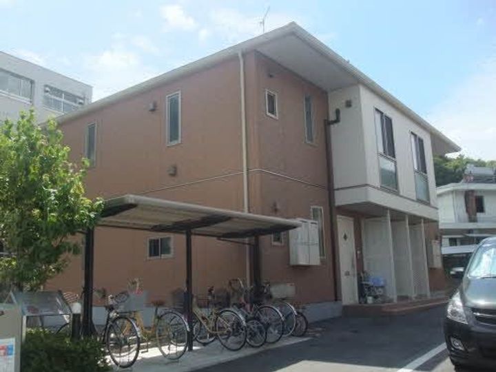 ヴィラージュ A棟の外観