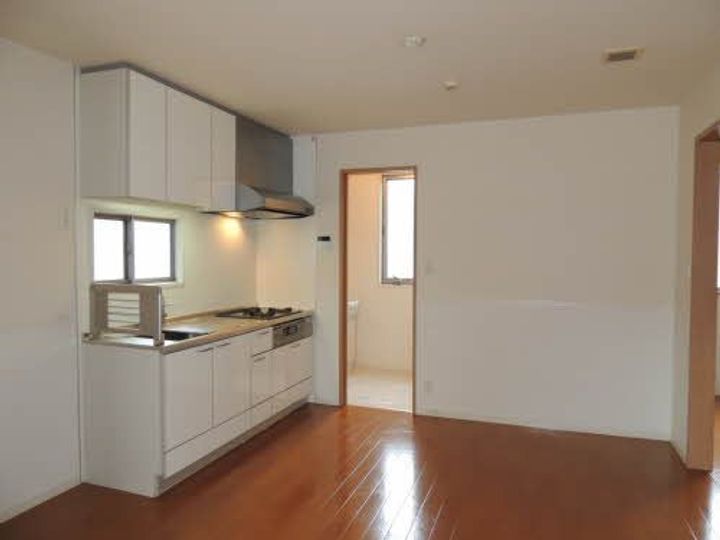 ヴィラージュ A棟の居間