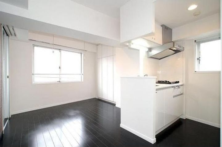 ステージファースト方南町アジールコートの居間