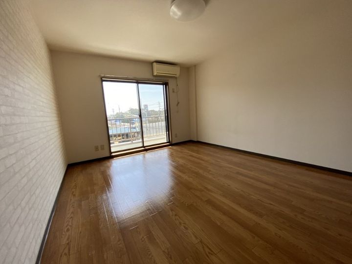 静岡県浜松市中央区根洗町(マンション)の賃貸物件の居間