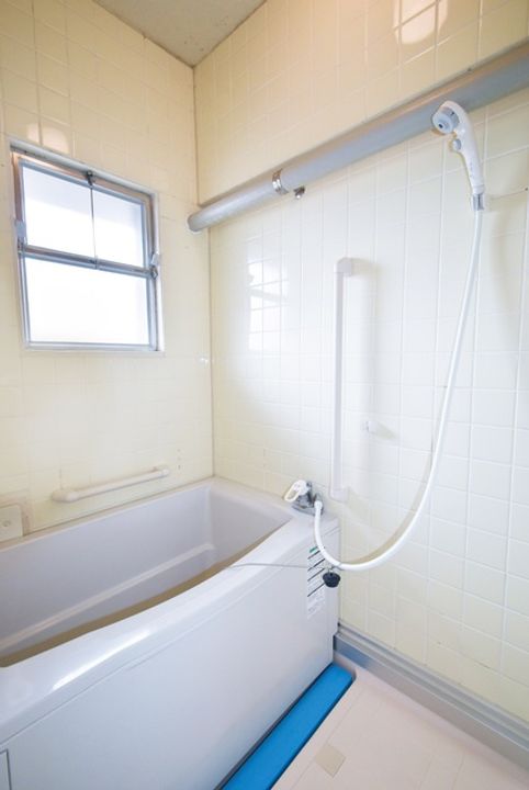 UR中央台の風呂