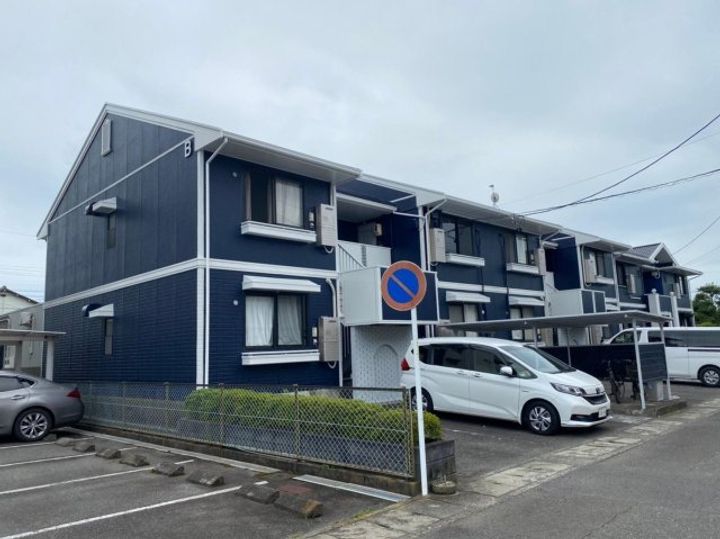 ヴェルデュール宮竹B棟の外観