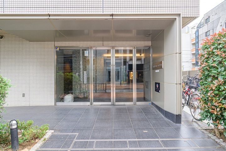 エスティメゾン東新宿の地図