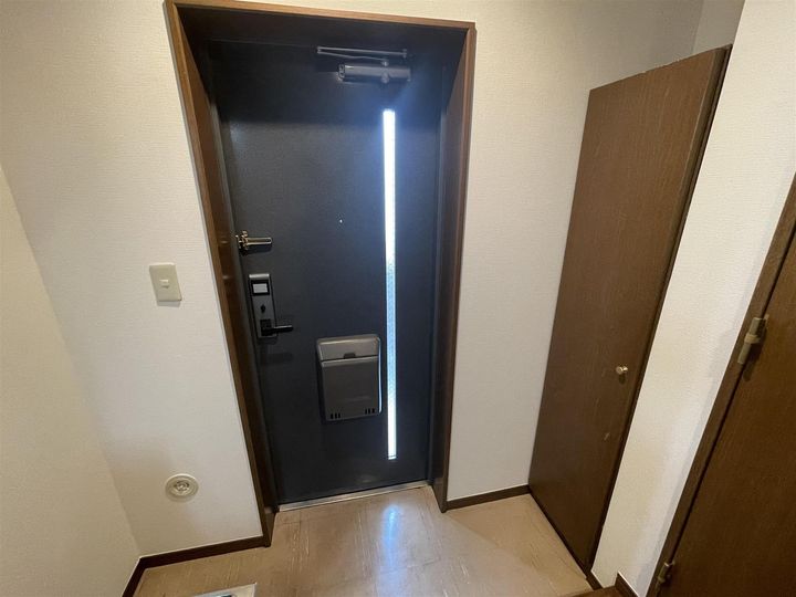 山形県山形市円応寺町(マンション)の賃貸物件の玄関