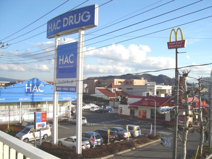 サンフィールの周辺