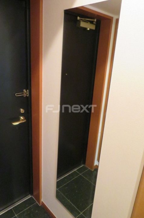 東京都港区芝公園3(マンション)の賃貸物件の玄関