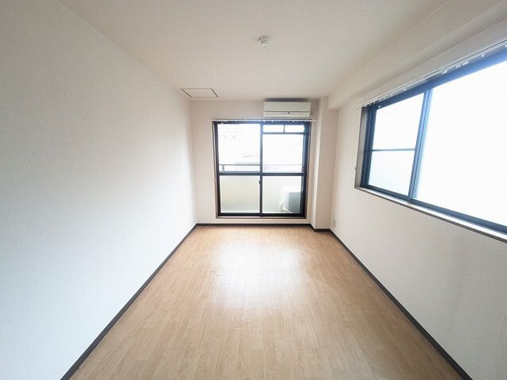 リバティ堀内の居間