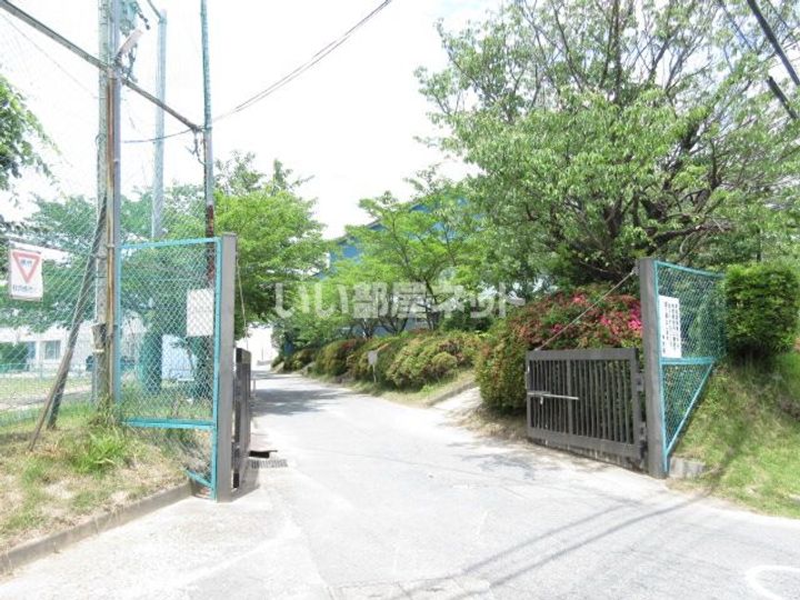 クレセールヴァンブの周辺