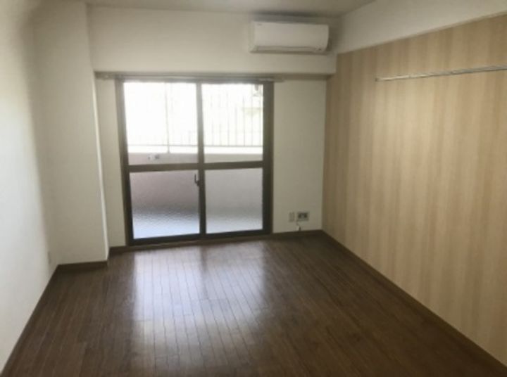 ルナ国体町の居間