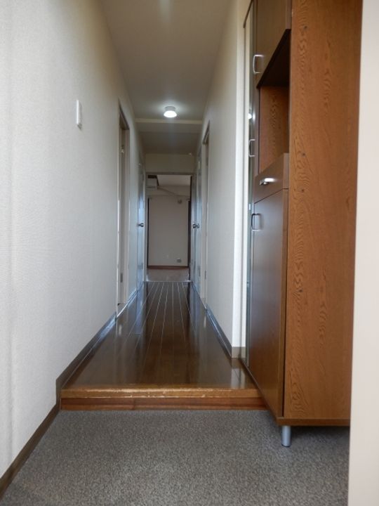 千葉県千葉市花見川区幕張本郷1(マンション)の賃貸物件の玄関