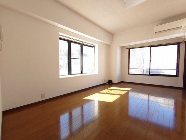 アーバンライフ諏訪町の居間