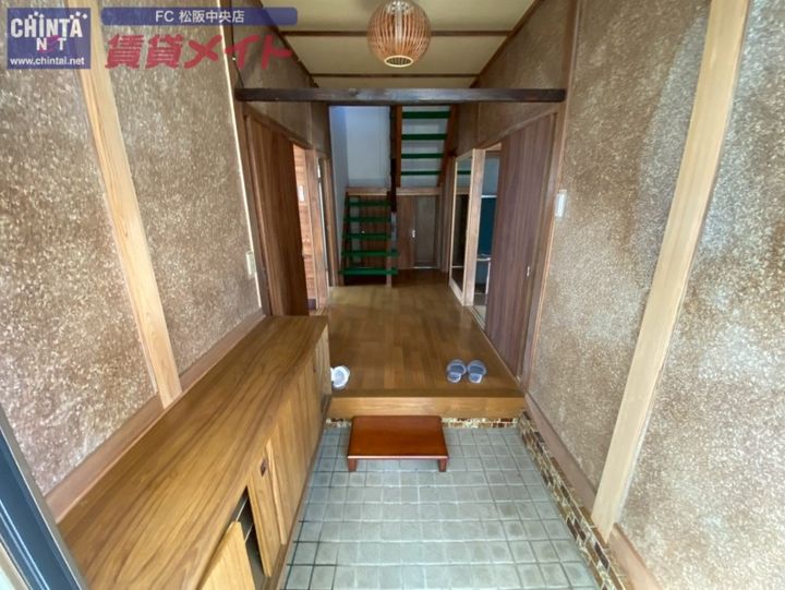 三重県松阪市駅部田町(一戸建)の賃貸物件の玄関