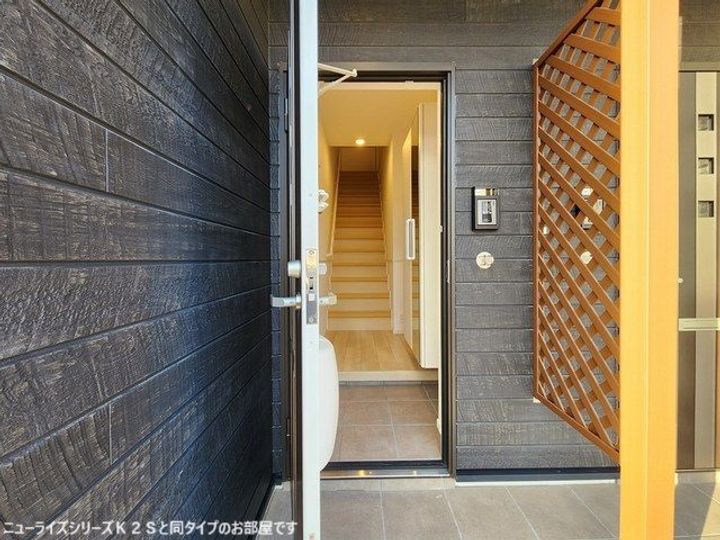 香川県高松市香川町浅野(アパート)の賃貸物件の玄関
