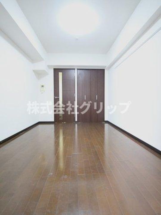 グリフィン横浜・山下公園弐番館の居間