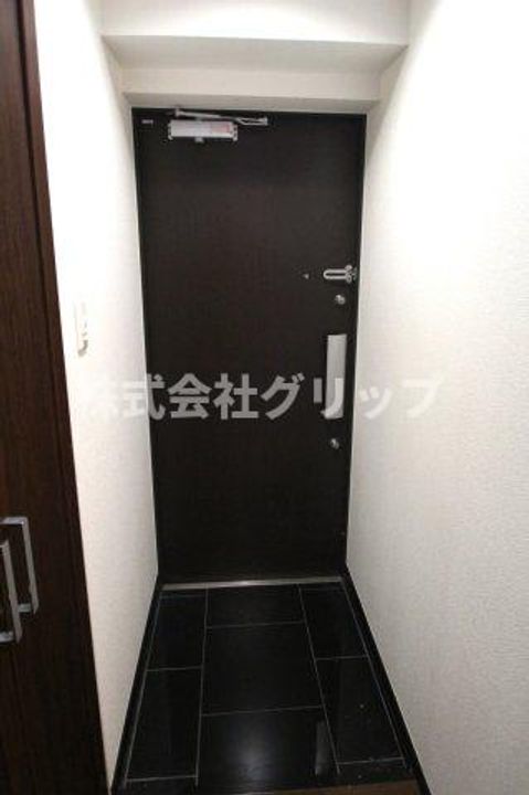 グリフィン横浜・山下公園弐番館の玄関