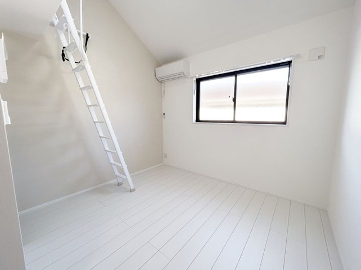 クレオパトラ西生田の居間