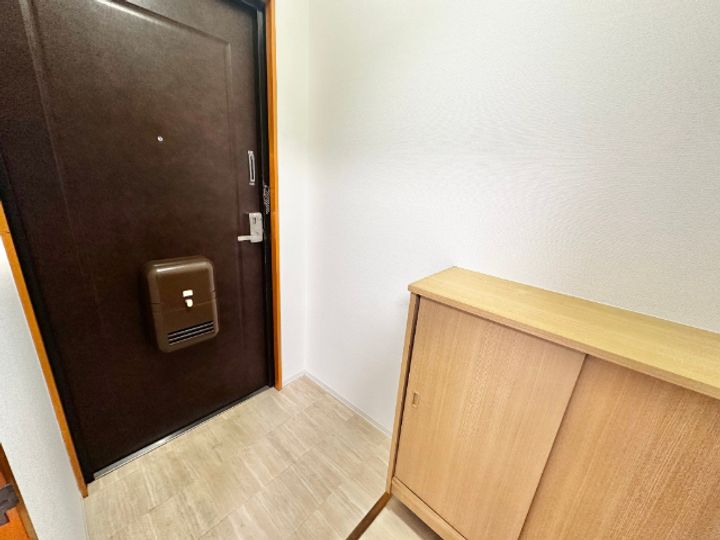 サンフラッツ富士の玄関