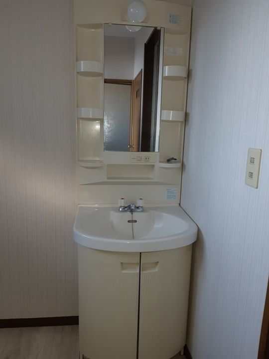 ハイツ中佐渡 A棟の内装